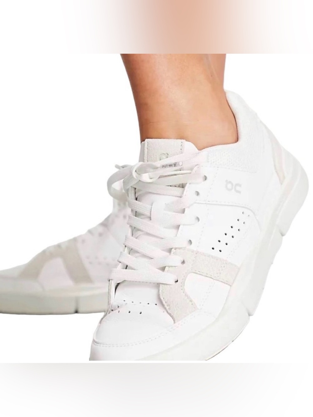 On The Roger Clubhouse in White & Sand Women’s Sneakers Size 11